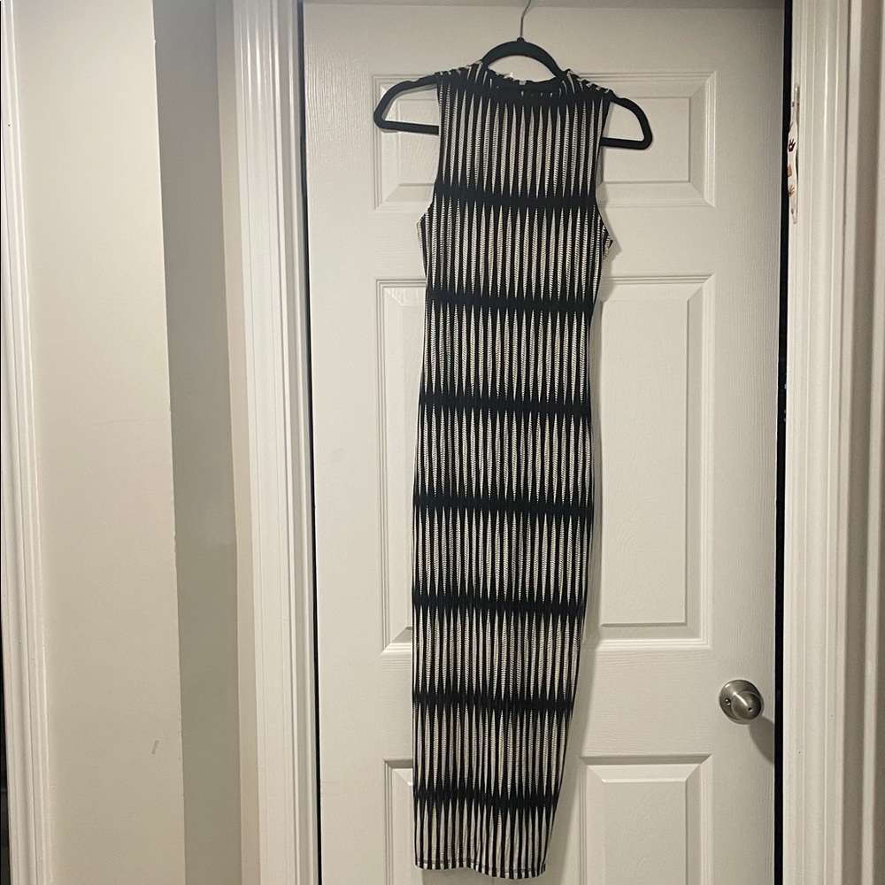 Black and White Striped Sleeveless Dress